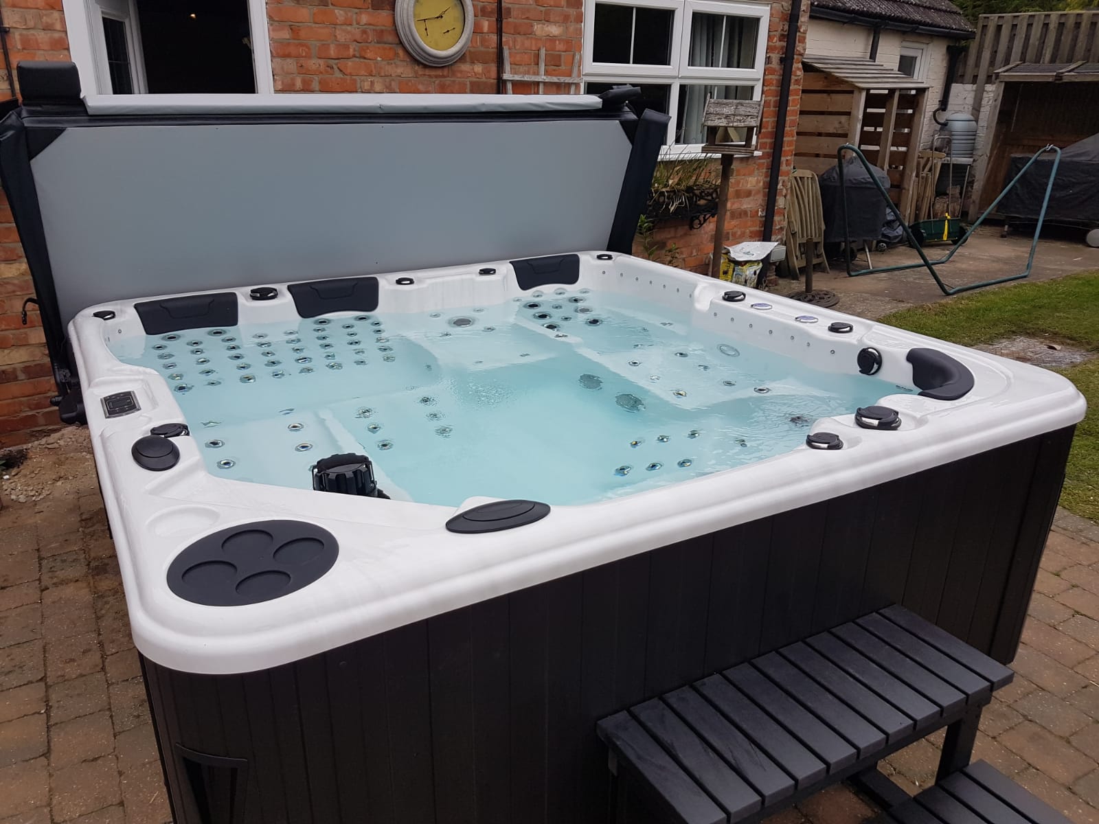 Ulitmate Hot Tub, 7 seat hot tub, hot tub, hot tubs