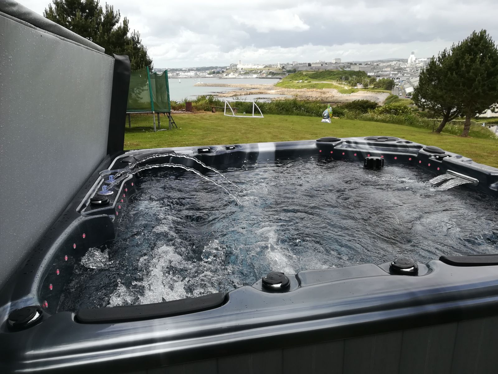 7 Seat Ultimate Hot Tub