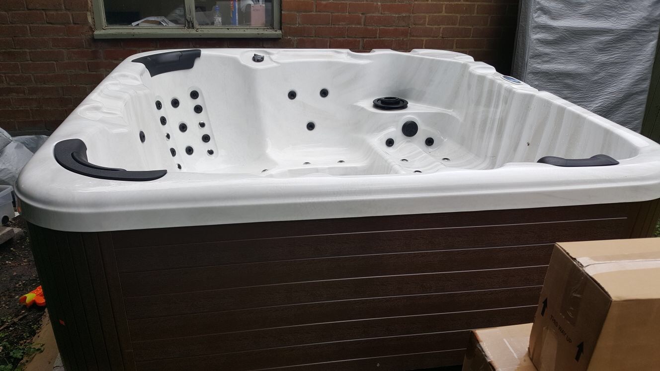 Nevada 6 Seat Hot Tub Marble Brown Delivered Essex 27th July