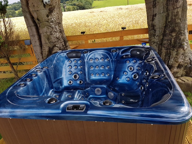 hot tubs, 6 seat hot tubs, Jacuzzi, hot tub