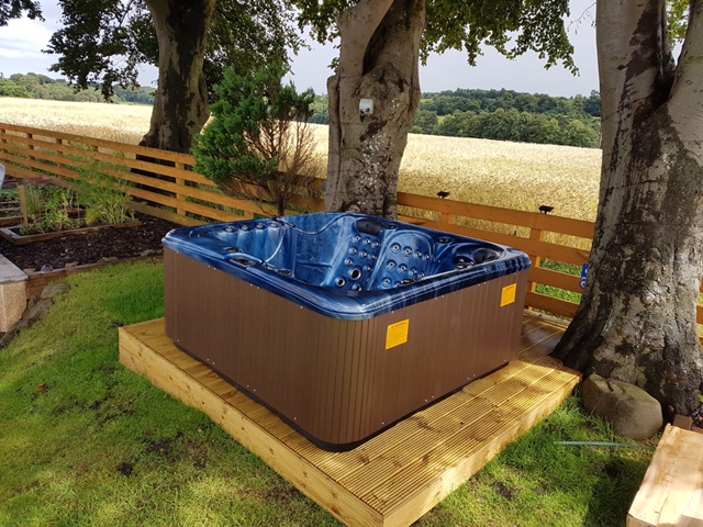 hot tubs, 6 seat hot tubs, Jacuzzi, hot tub