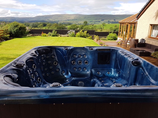 hot tubs, 6 seat hot tubs, Jacuzzi, hot tub