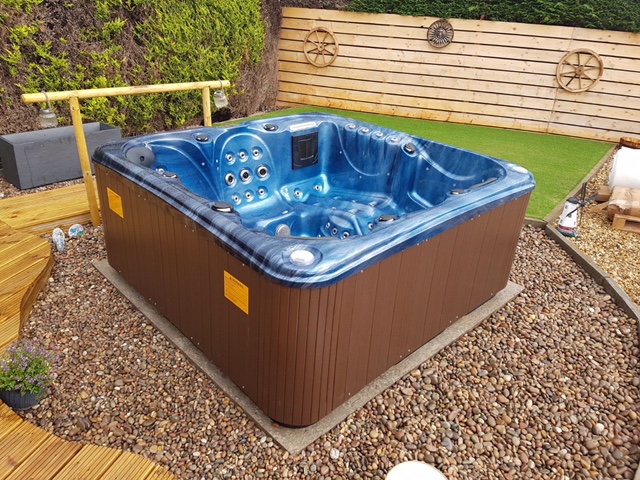 hot tubs, 6 seat hot tubs, Jacuzzi, hot tub