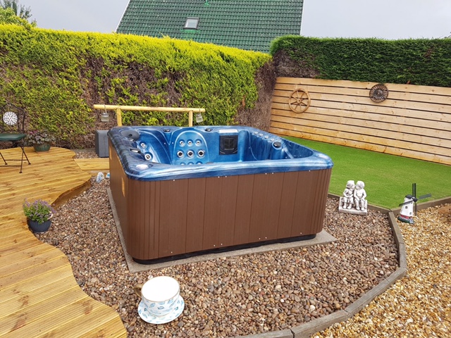 hot tubs, 6 seat hot tubs, Jacuzzi, hot tub