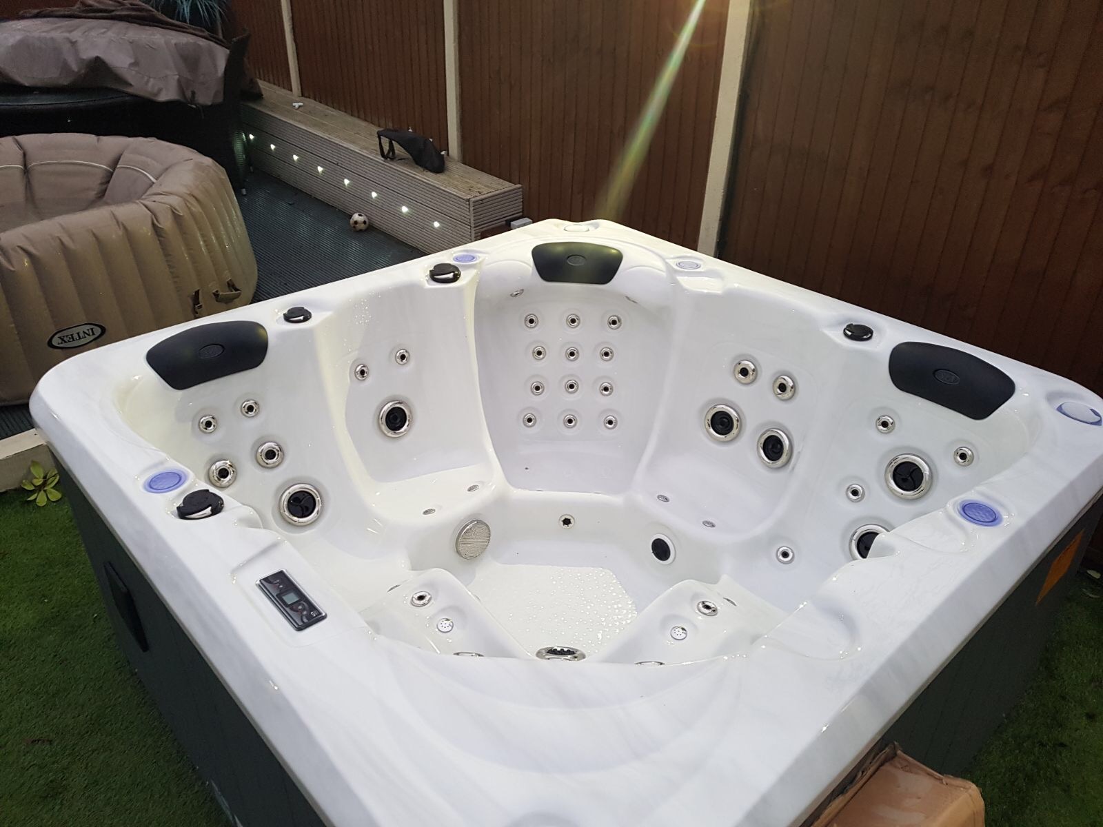 Hot Tubs. Hot Tub, 5 Seat Hot Tub, Jacuzzi