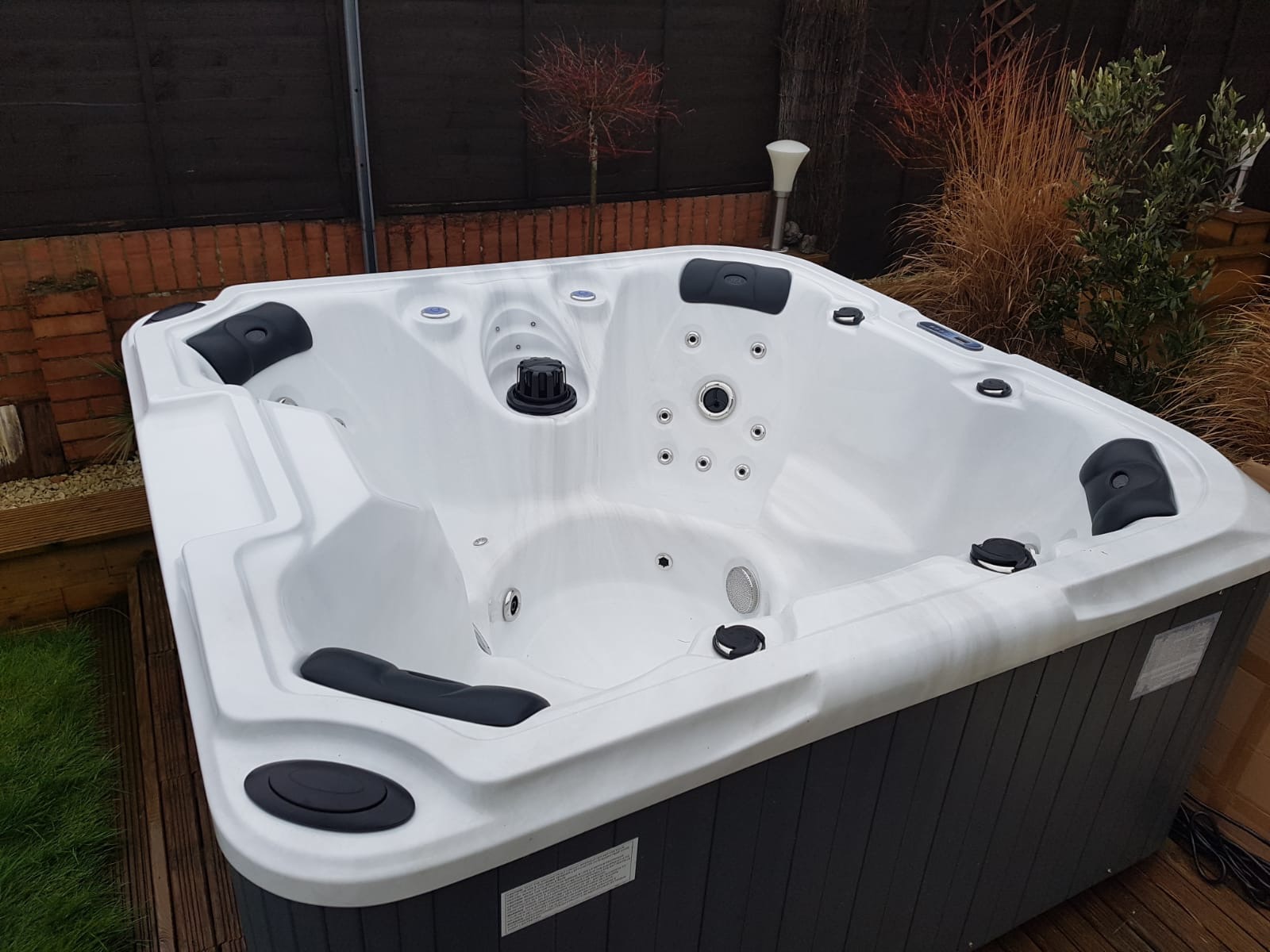 Plug and Play Hot Tub, 4 seat hot tub, hot tub, hot tubs, Jacuzzi
