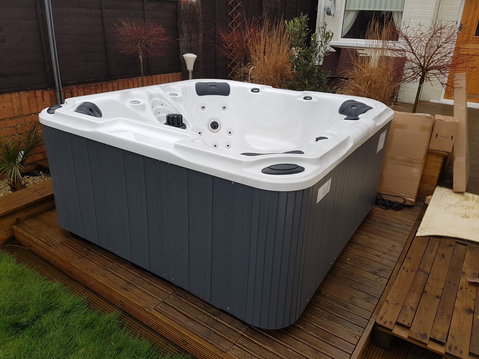 Plug and Play Hot Tub, 4 seat hot tub, hot tub, hot tubs, Jacuzzi