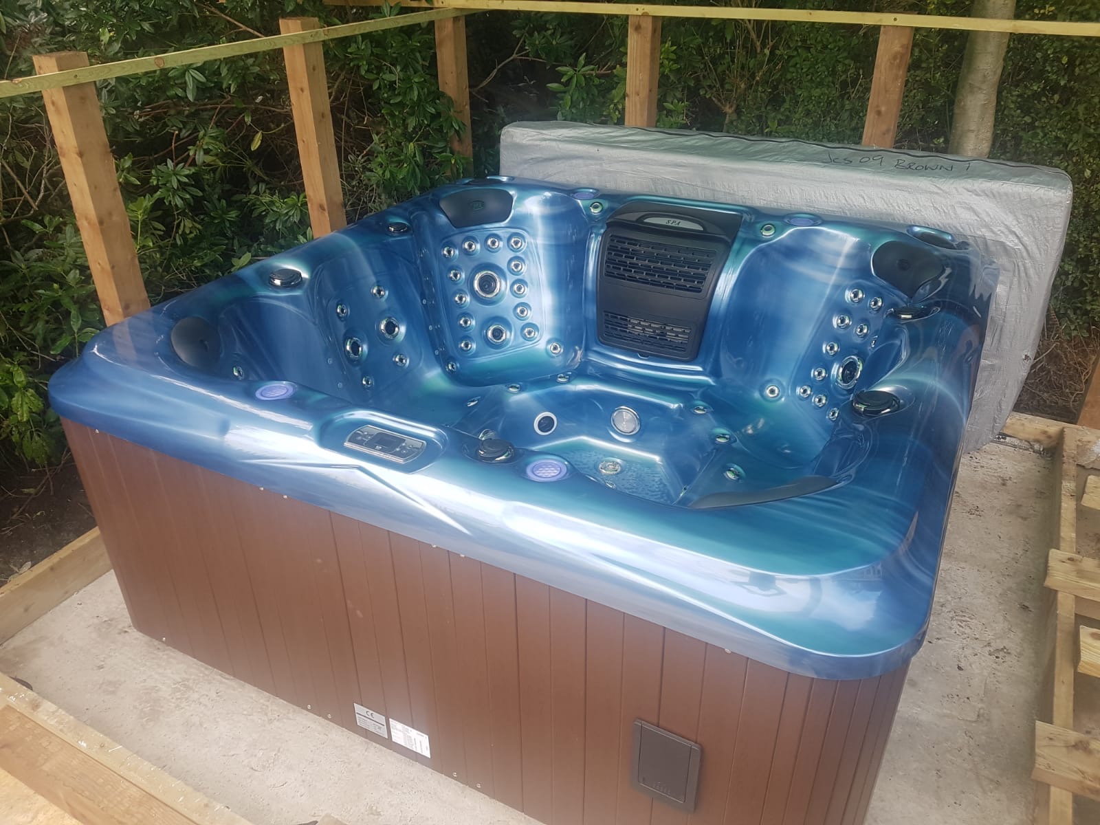 hot tub, hot tubs, large hot tubs, 7 seat hot tub