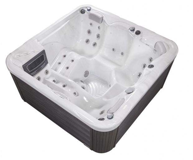 WELLIS MYLINE PLUTO PLUG & PLAY HOT TUB