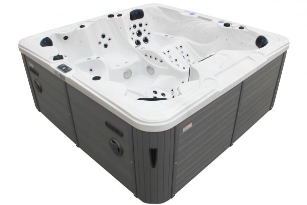 VOLTA 6 PERSON HOT TUB CLEAR