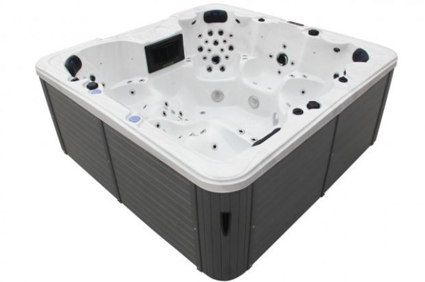 VOLTA 6 PERSON HOT TUB CLEAR