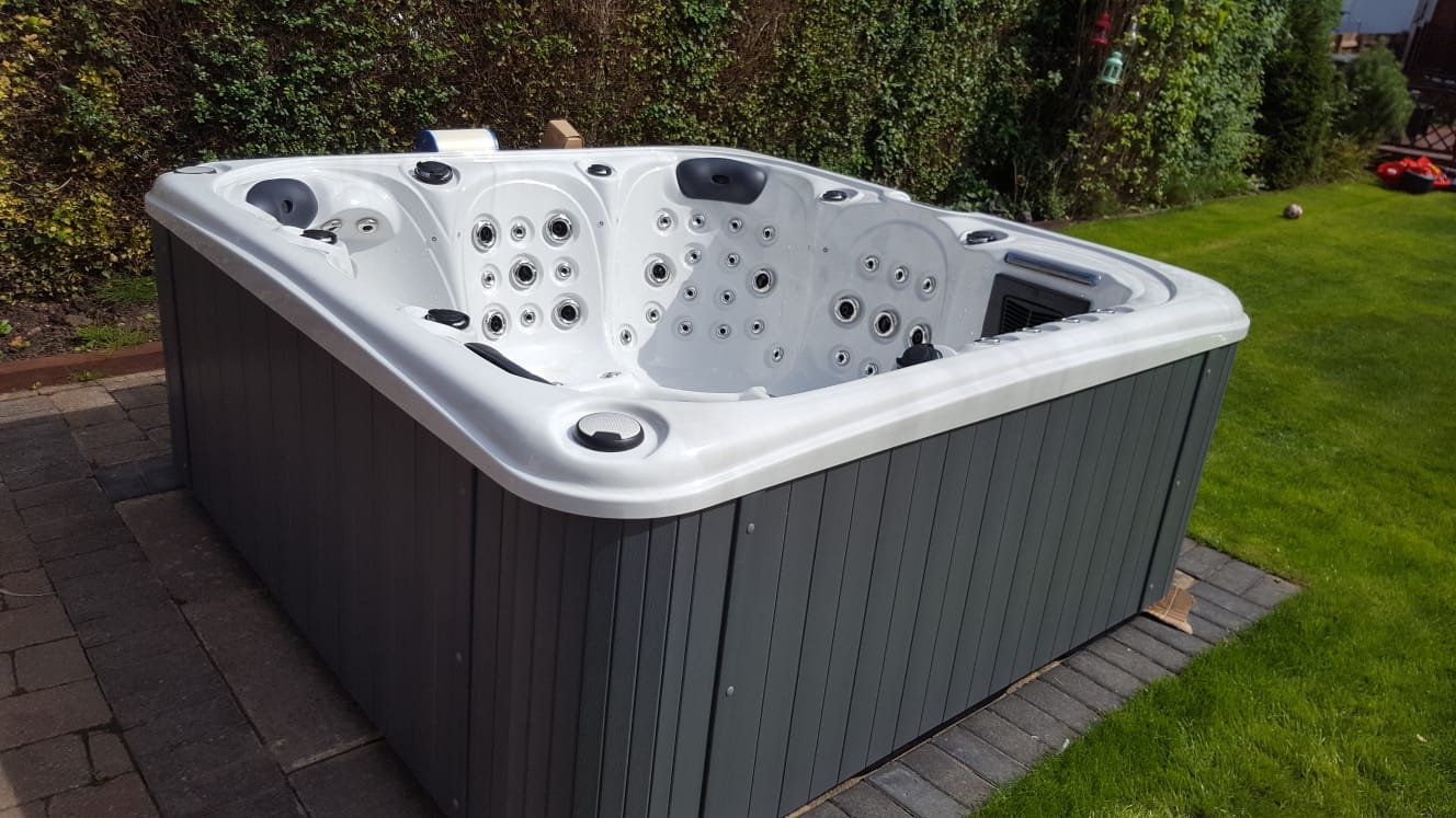 Rose 6 Seat Hot Tub, 32amp Hot Tub, Hot Tub